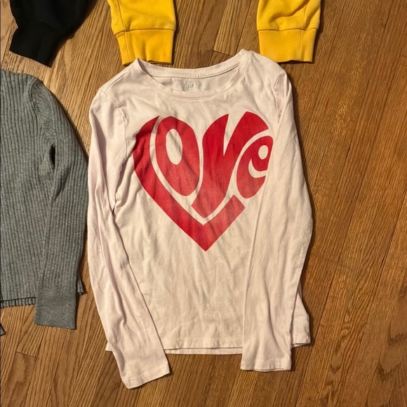 Assorted Teen Clothes. 3 Hoodies, 1 Legging and 3 Shirts. - Picture 6 of 13